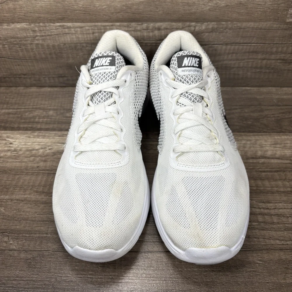 Nike Revolution 3 White Gray Womens US Size 9 EUR 40.5 819303-100 Running Shoes